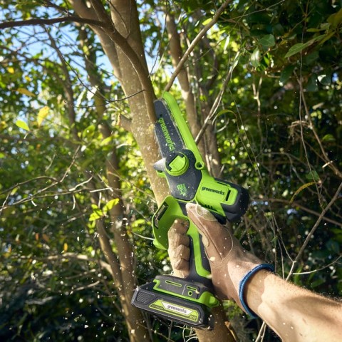 Цепная мини пила аккумуляторная Greenworks GD24CS15, 24V, 15см, бесщеточная, с автоматической смазкой цепи, без АКБ и ЗУ (2010107)