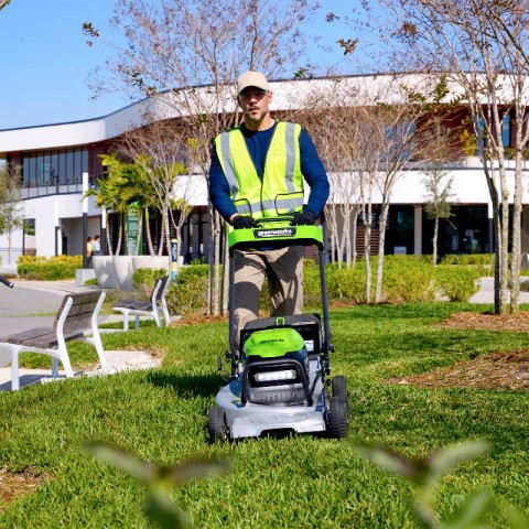 Газонокосилка аккумуляторная Greenworks Арт. 2519407, 82V, 56см, с алюминиевой декой, самоходная, бесщеточная, без АКБ и ЗУ