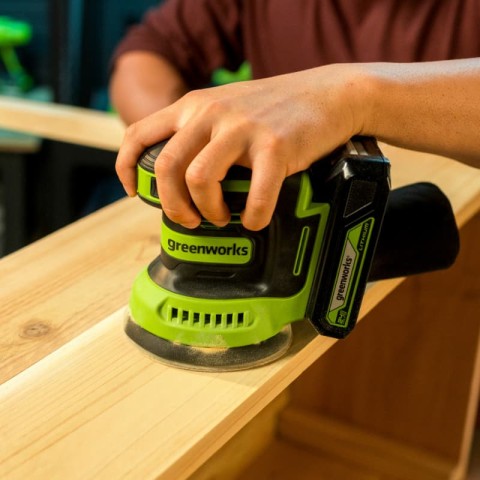 Эксцентриковая шлифмашина акк. Greenworks OS325, 24V, 125 мм, 5000-8000-11000 об/мин, амплитуда 2.4 мм, 1х2Ач, ЗУ, кор (3100907CUA)
