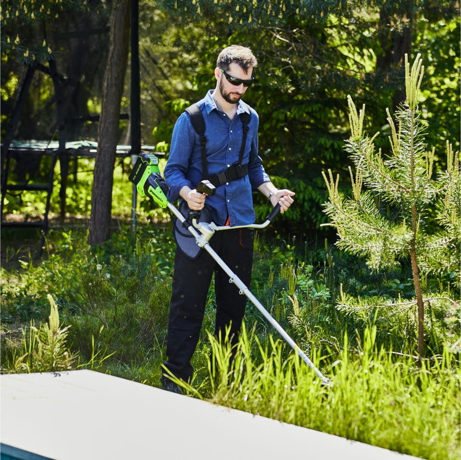 Триммер аккумуляторный Greenworks GD40BCB, 40V, 40 см, бесщеточный, с 1хАКБ 8Ач и ЗУ (2105707UH)
