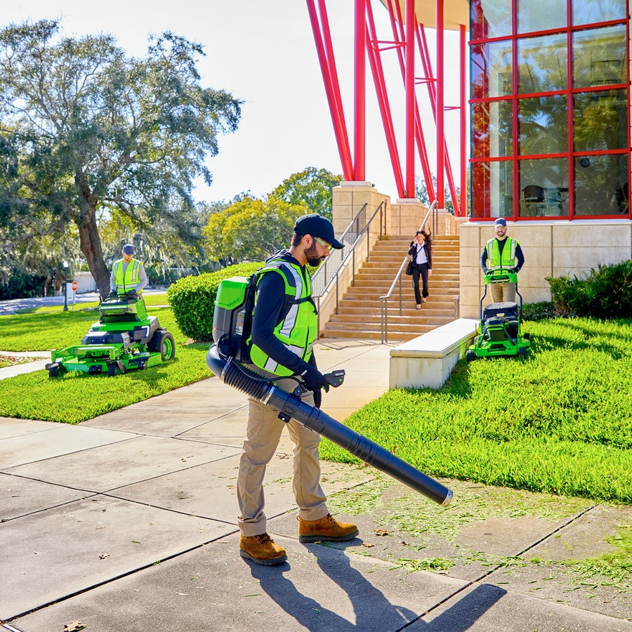 Ранцевая аккумуляторная воздуходувка Greenworks Арт. 2408307, 82V, бесщеточная, без АКБ и ЗУ