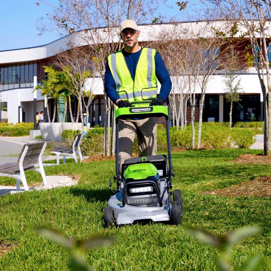 Газонокосилка аккумуляторная Greenworks Арт. 2519407U28, 82V, 56см, с алюминиевой декой, самоходная, бесщеточная, с двумя 8 Ач АКБ и двойным ЗУ