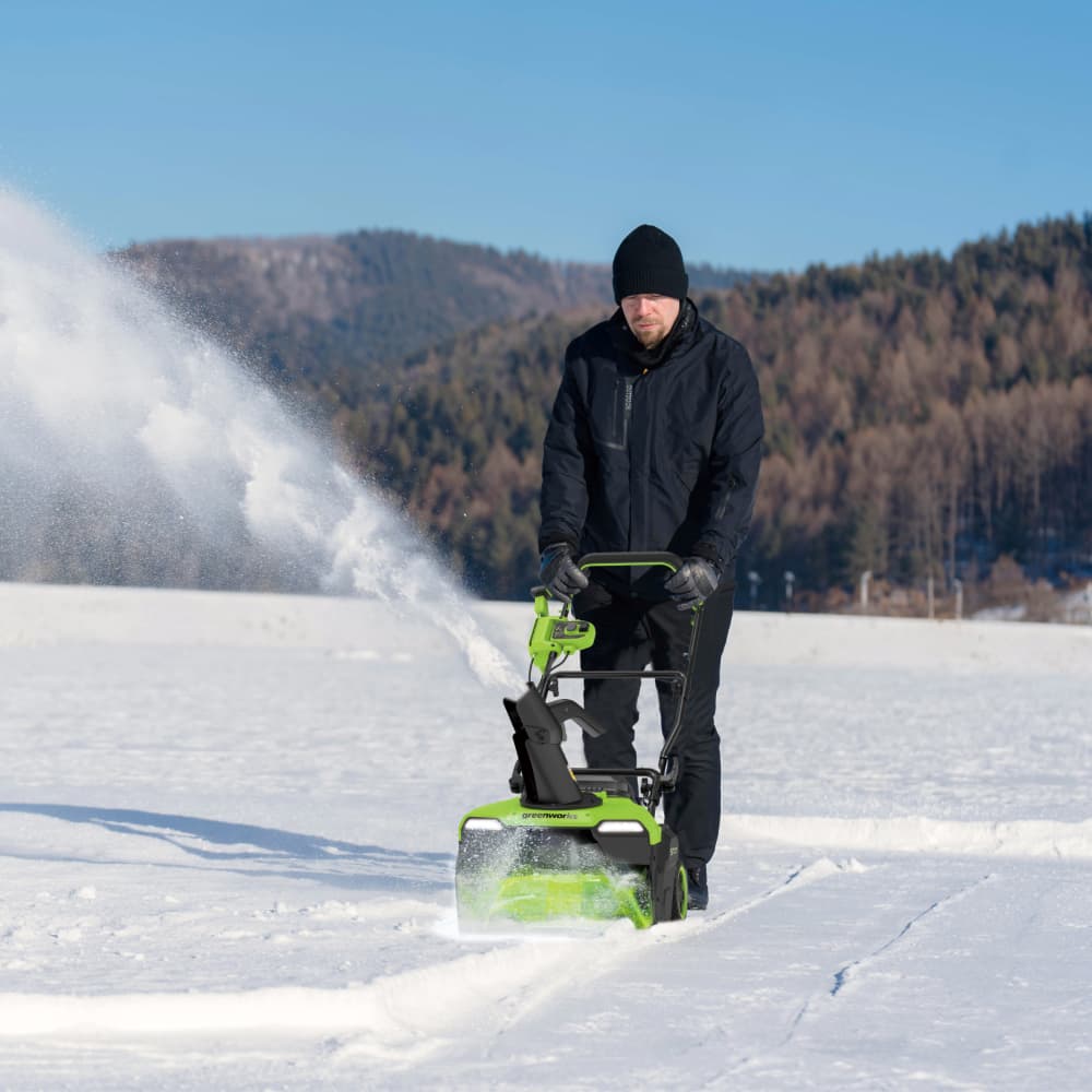 Снегоуборщик аккумуляторный Greenworks Арт. 2603407, 40V, 51 см, бесщеточный, без АКБ и ЗУ