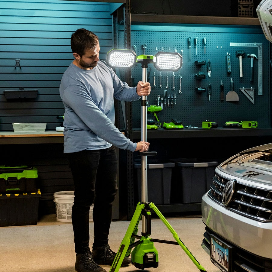 Мачта осветительная аккумуляторная Greenworks, Арт. 3503207, 24V /110-240V, 3000 лм, без АКБ и ЗУ
