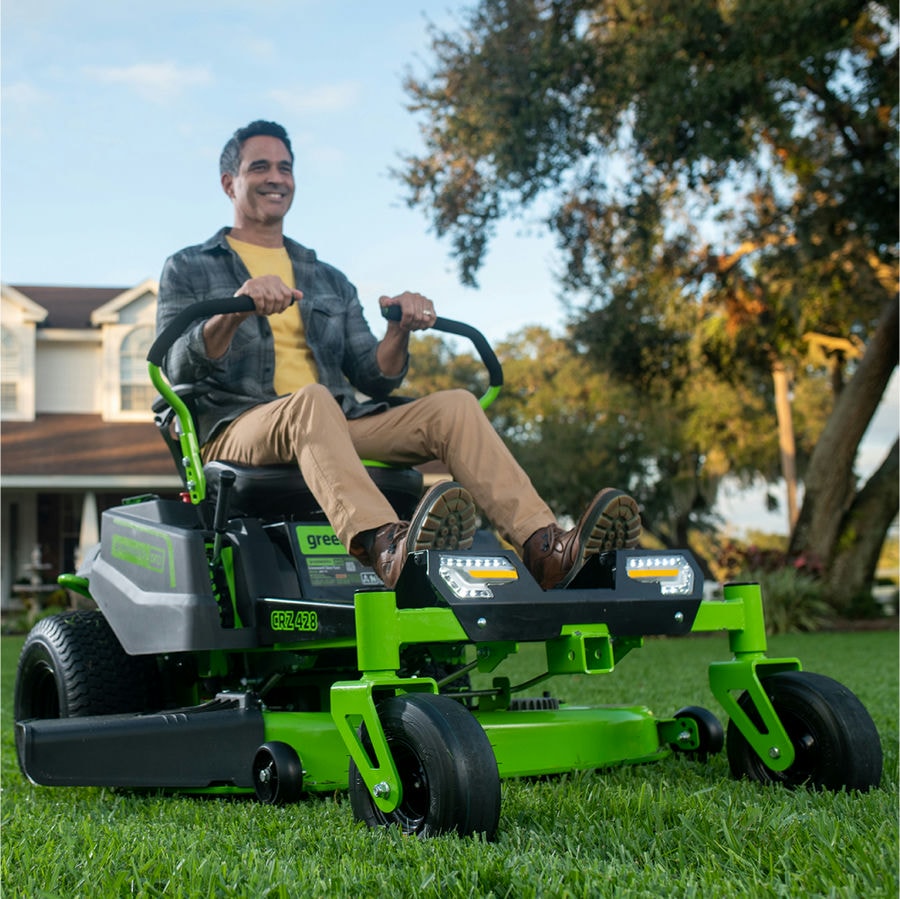 Газонокосилка с сиденьем Greenworks Zero Turn CrossoverT CRZ428 82V (107 см) с 6 АкБ 5 Ач и ЗУ