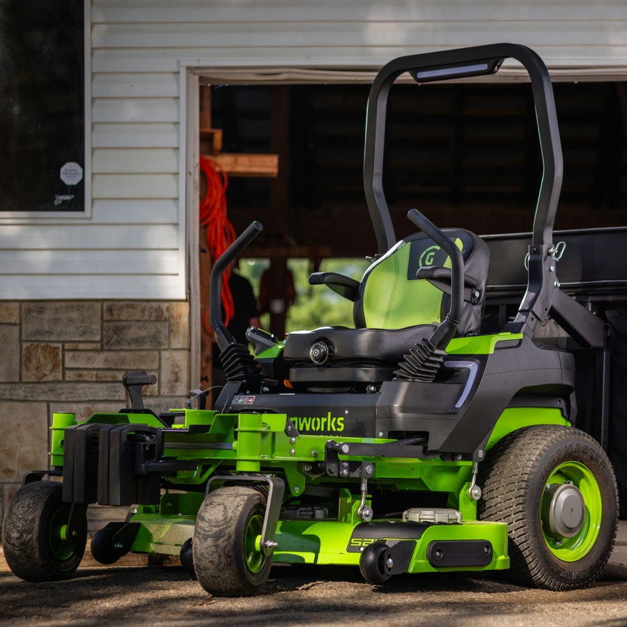 Райдер садовый аккумуляторный с нулевым радиусом разворота Greenworks ZTC152, 82V, 152 см, с АКБ 24 кВтч (7405107)