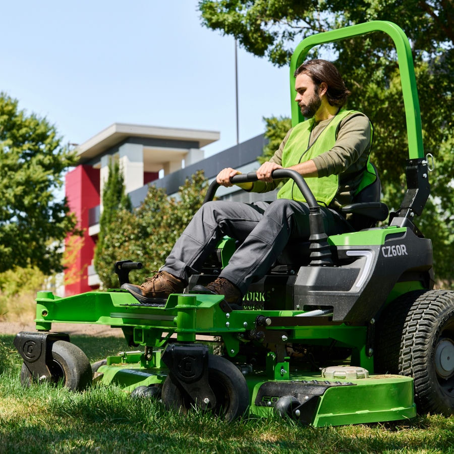 Райдер садовый аккумуляторный с нулевым радиусом разворота Greenworks ZTC152, 82V, 152 см, с АКБ 24 кВтч (7405107)