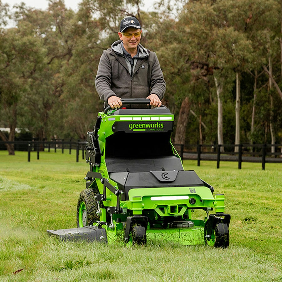 Райдер садовый аккумуляторный с нулевым радиусом разворота Greenworks ZTCS92, 82V, 92 см, с АКБ 8 кВтч (7405407)